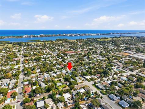 702 N 11th Avenue Lake Worth Beach FL 33460