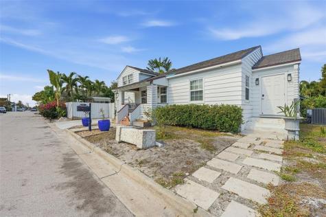 702 N 11th Avenue Lake Worth Beach FL 33460