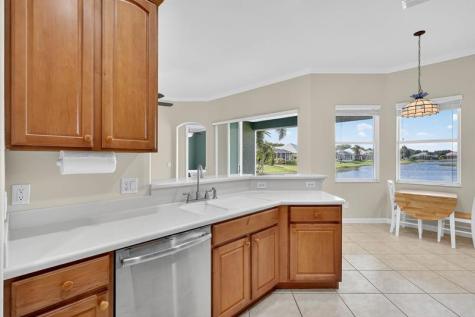 5250 E 1st Square Vero Beach FL 32968