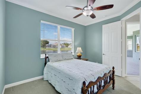 5250 E 1st Square Vero Beach FL 32968