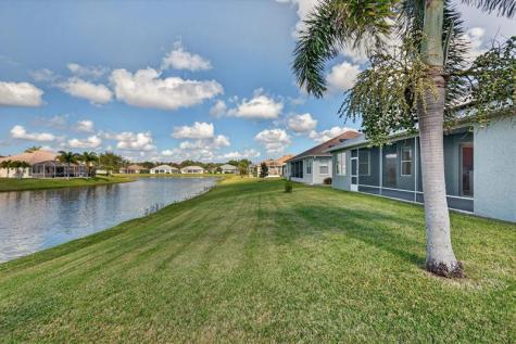 5250 E 1st Square Vero Beach FL 32968