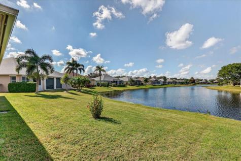 5250 E 1st Square Vero Beach FL 32968