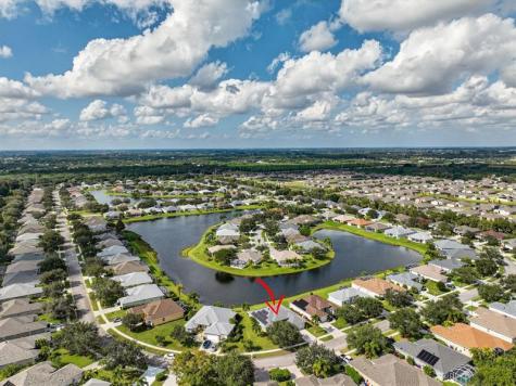 5250 E 1st Square Vero Beach FL 32968