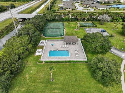 5250 E 1st Square Vero Beach FL 32968