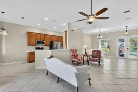 5250 E 1st Square Vero Beach FL 32968