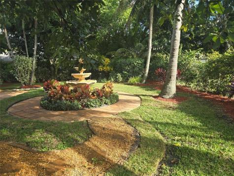 946 Alamanda Road West Palm Beach FL 33405