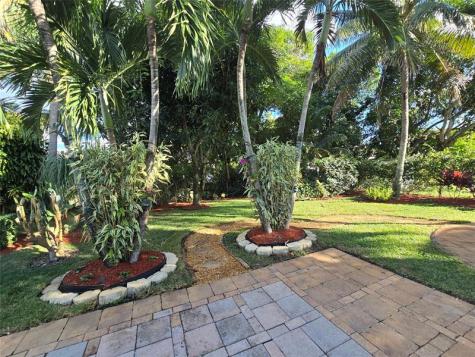 946 Alamanda Road West Palm Beach FL 33405