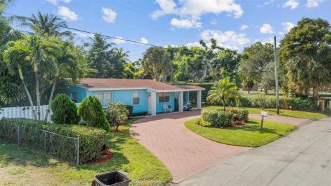 946 Alamanda Road West Palm Beach FL 33405