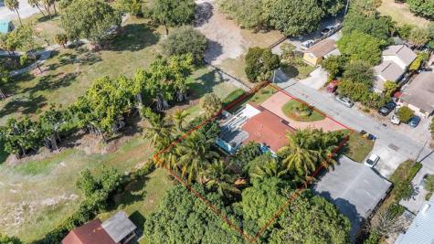 946 Alamanda Road West Palm Beach FL 33405