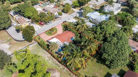 946 Alamanda Road West Palm Beach FL 33405