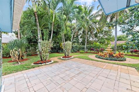 946 Alamanda Road West Palm Beach FL 33405