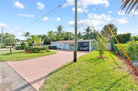 946 Alamanda Road West Palm Beach FL 33405
