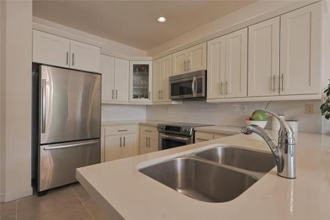 5860 NW 104th Path Doral FL 33178