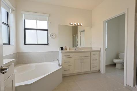 5860 NW 104th Path Doral FL 33178