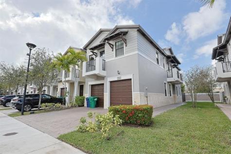 5860 NW 104th Path Doral FL 33178