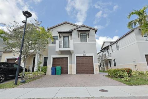 5860 NW 104th Path Doral FL 33178