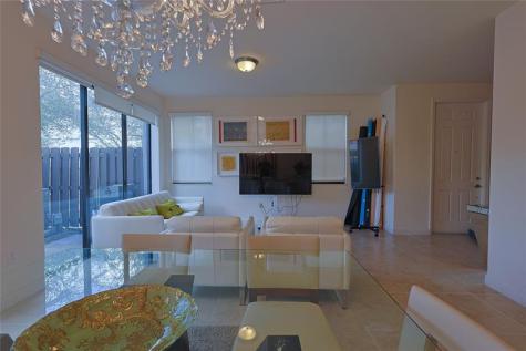 5860 NW 104th Path Doral FL 33178