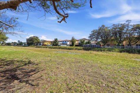 1211 NE 40th Road Homestead FL 33033