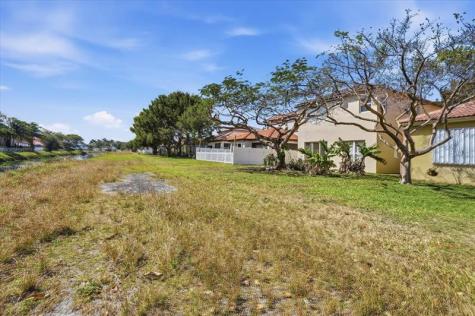 1211 NE 40th Road Homestead FL 33033