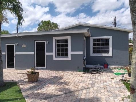 2215 NW 9th Court Fort Lauderdale FL 33311