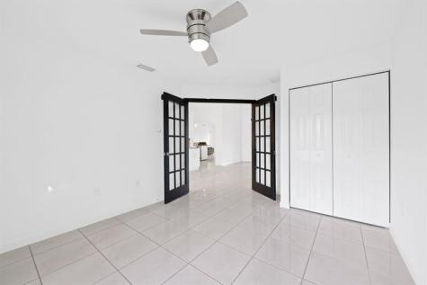 2920 Oak Tree Drive Oakland Park FL 33309