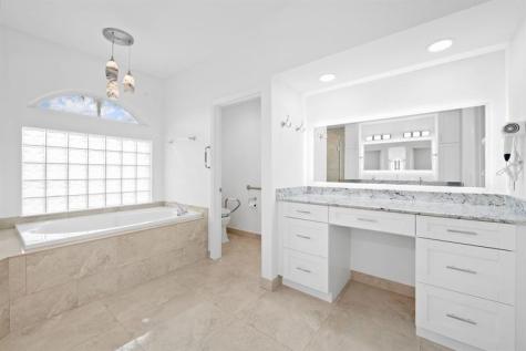 2920 Oak Tree Drive Oakland Park FL 33309