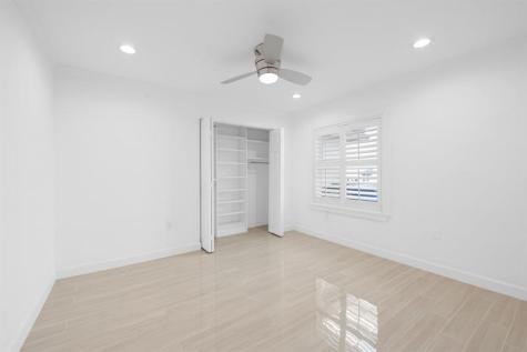 2920 Oak Tree Drive Oakland Park FL 33309