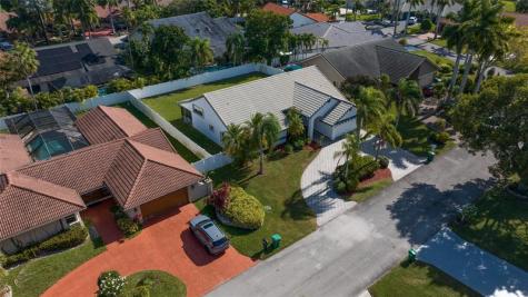 7312 NW 83rd Way Tamarac FL 33321