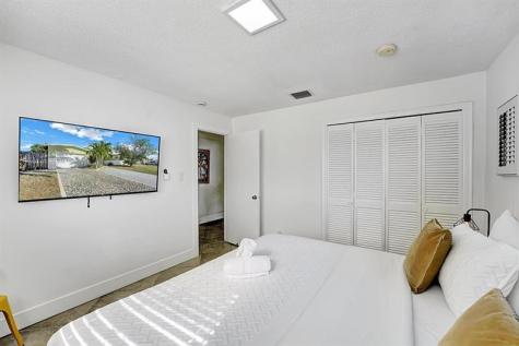 6481 Kimberly Boulevard North Lauderdale FL 33068