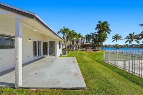9928 SW 218th Terrace Cutler Bay FL 33190