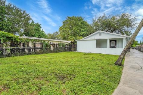 5715 Garfield Street Hollywood FL 33021