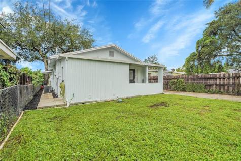 5715 Garfield Street Hollywood FL 33021