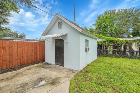5715 Garfield Street Hollywood FL 33021