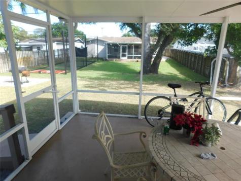 4982 SW 29th Terrace Dania Beach FL 33312