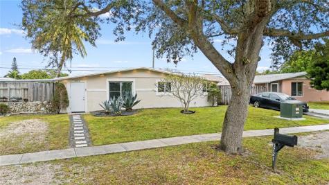 5721 SW 38th Court Davie FL 33314