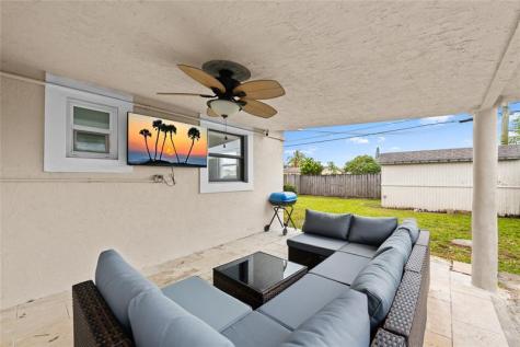 5721 SW 38th Court Davie FL 33314