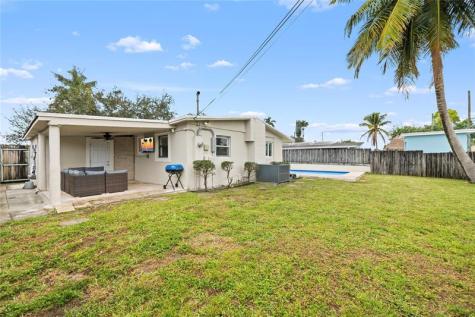 5721 SW 38th Court Davie FL 33314