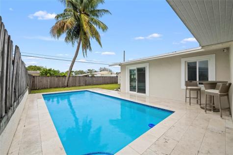 5721 SW 38th Court Davie FL 33314