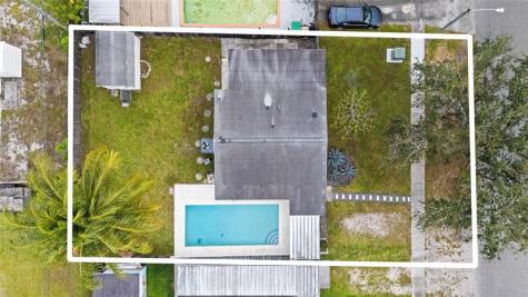 5721 SW 38th Court Davie FL 33314