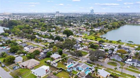 5721 SW 38th Court Davie FL 33314