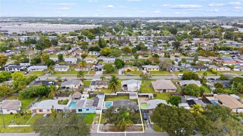 5721 SW 38th Court Davie FL 33314