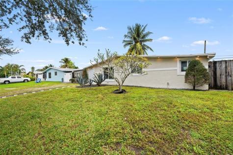 5721 SW 38th Court Davie FL 33314