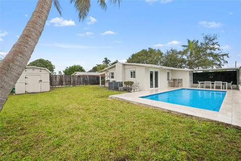 5721 SW 38th Court Davie FL 33314
