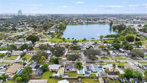 5721 SW 38th Court Davie FL 33314