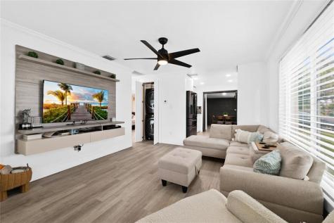 5721 SW 38th Court Davie FL 33314