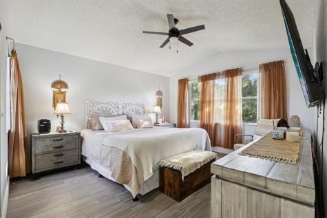 972 Azure Lane Weston FL 33326