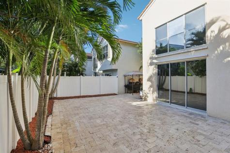 972 Azure Lane Weston FL 33326