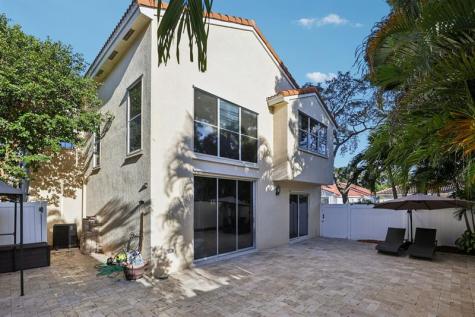 972 Azure Lane Weston FL 33326