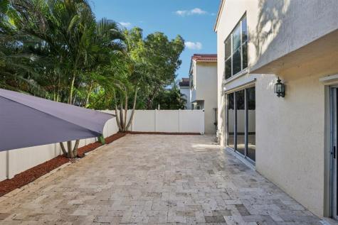 972 Azure Lane Weston FL 33326
