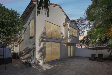972 Azure Lane Weston FL 33326